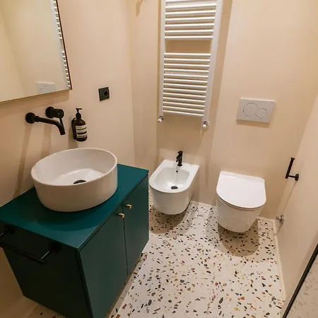 Apartment Youhosty - Borgonuovo 4 *